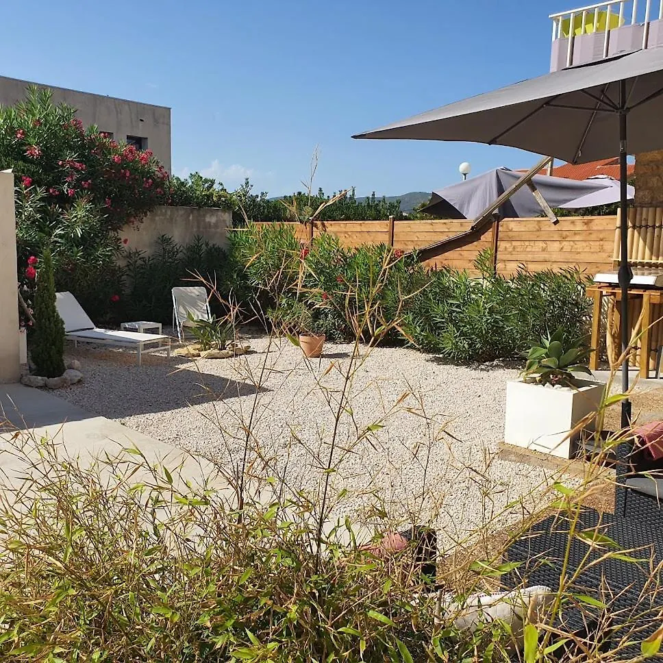 Appartement T2 Six Fours Cap Negre,1 Mn A Pied De La Mer Six-Fours-les-Plages Apartment